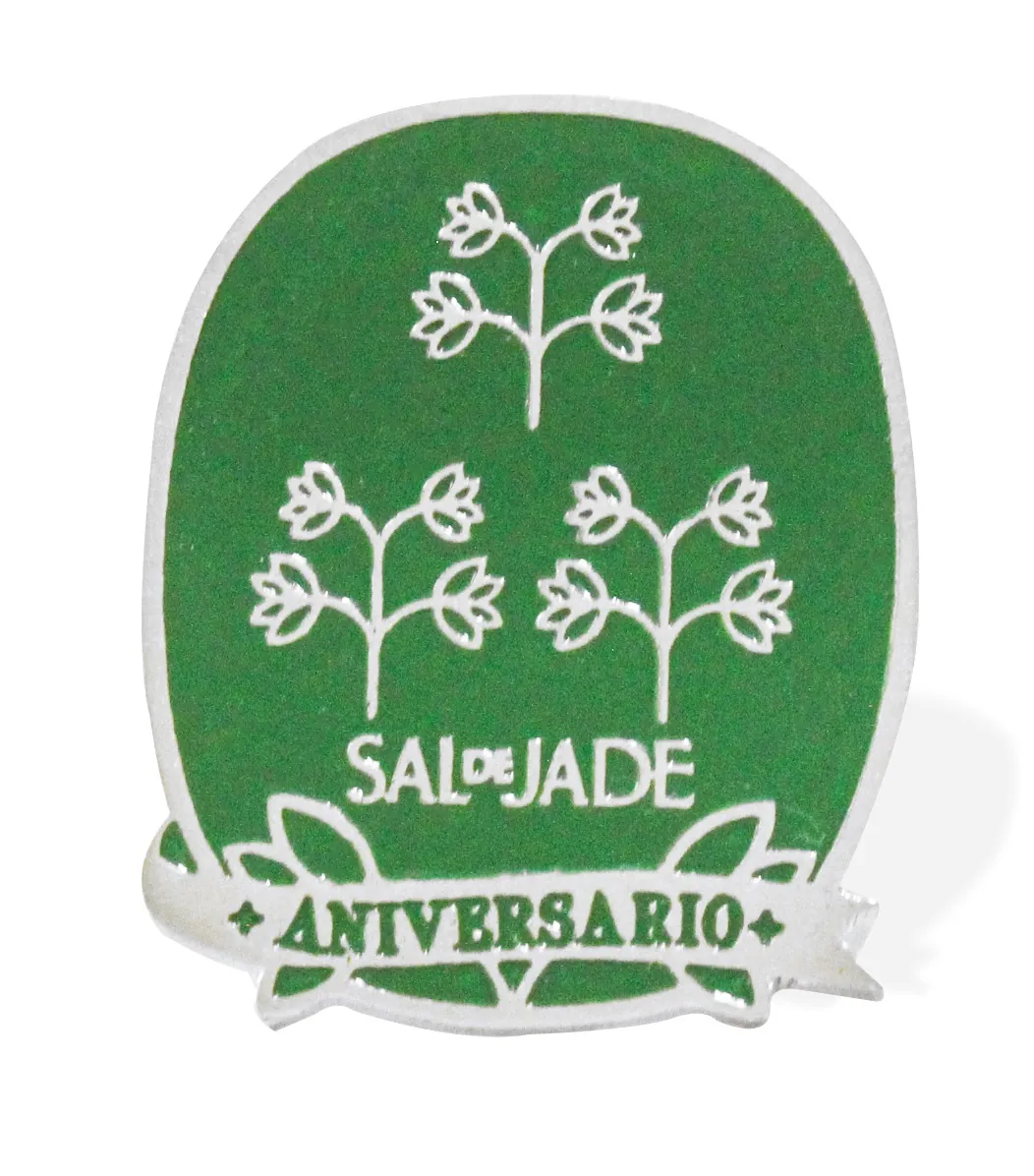 Pin de aniversario verde con troquel sobre diseño para Sal de Jade