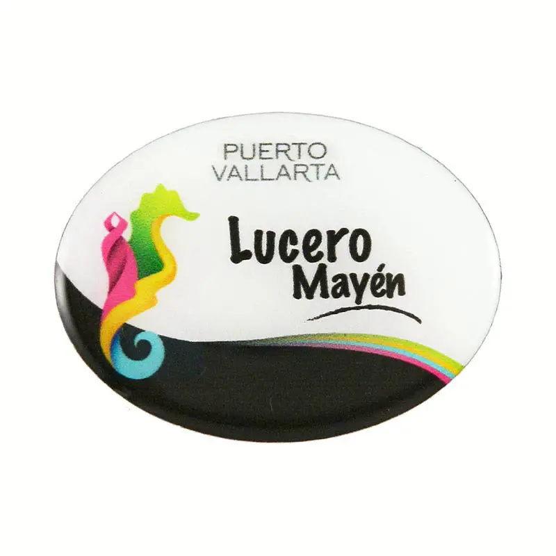 Gafete premium acabado blanco personalizado — muestra 15
