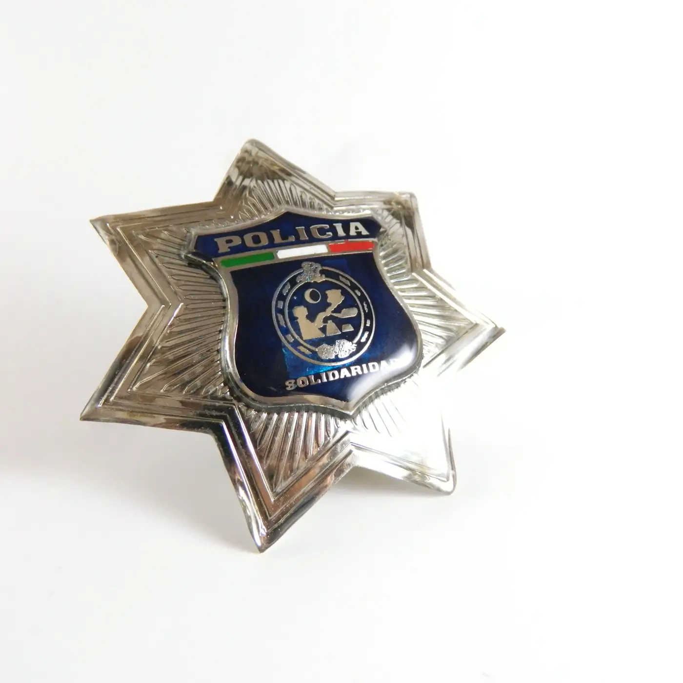 Pines metálicos personalizados — muestra 10
