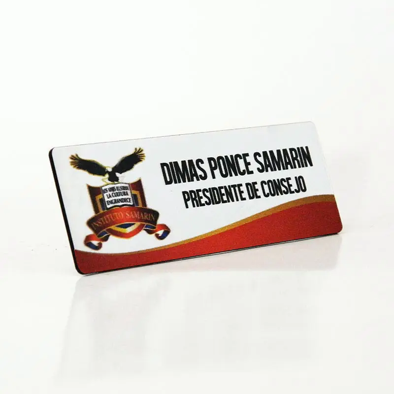 Gafete económico personalizado — muestra 18