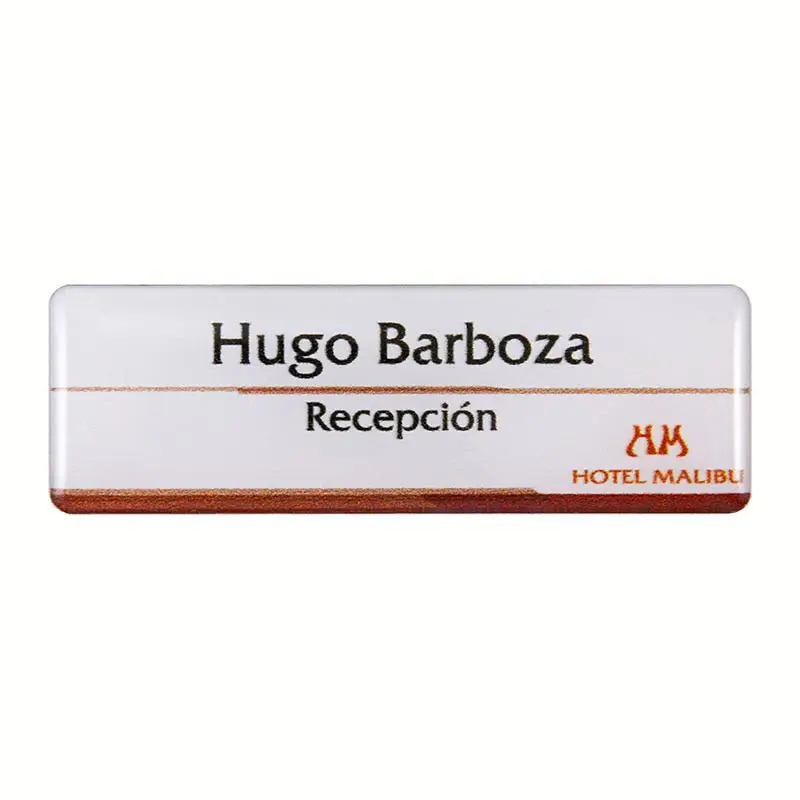Gafete premium acabado blanco personalizado — muestra 18