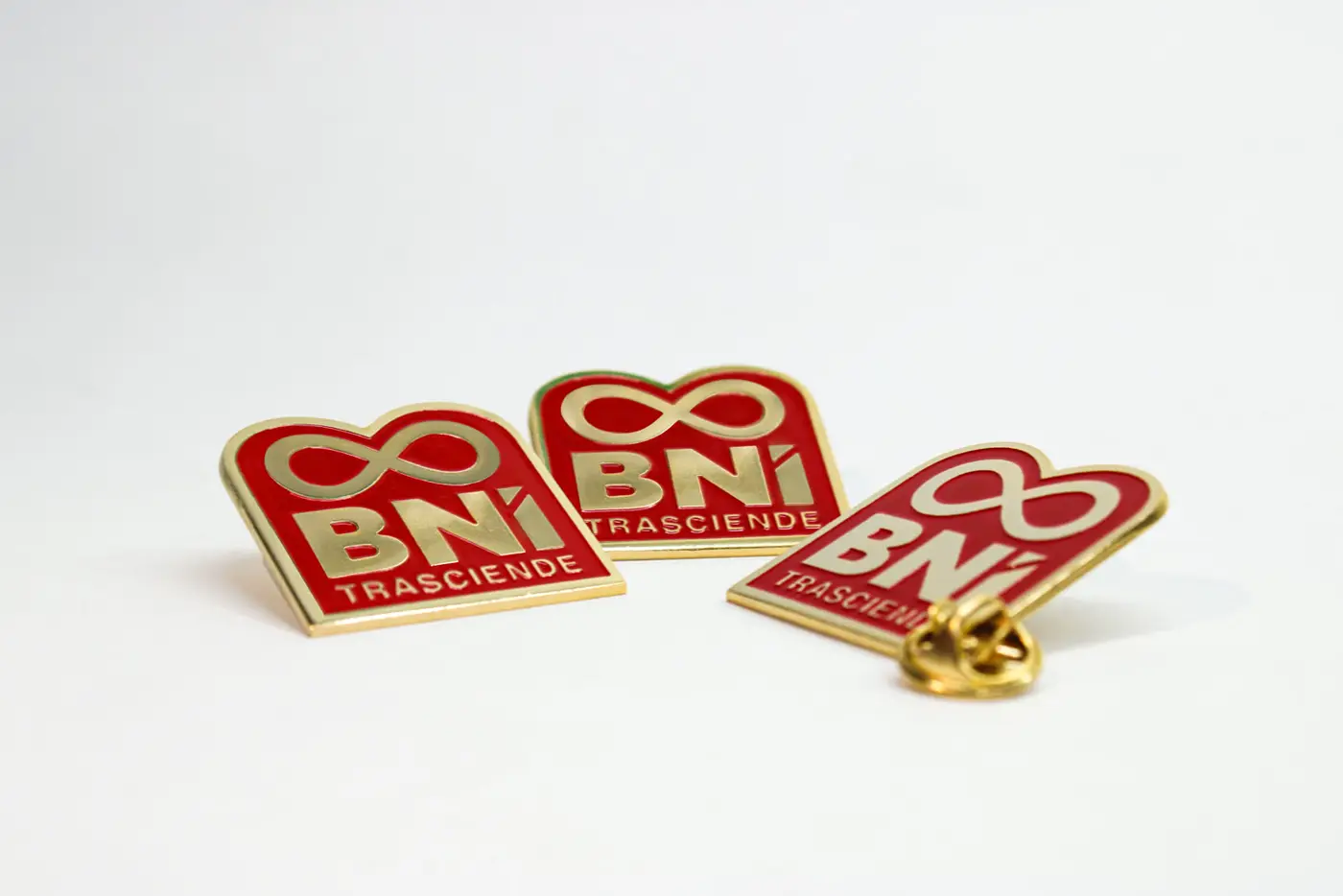Pines metálicos personalizados para BNI