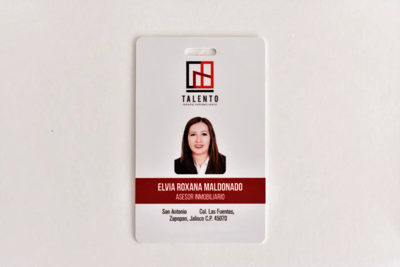 Credencial de PVC personalizada 12