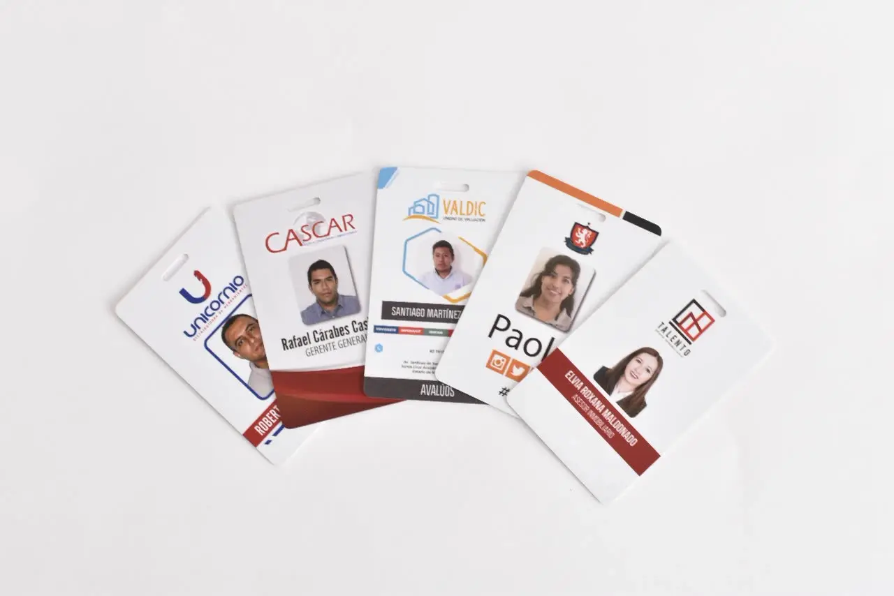 Credencial de PVC personalizada 11