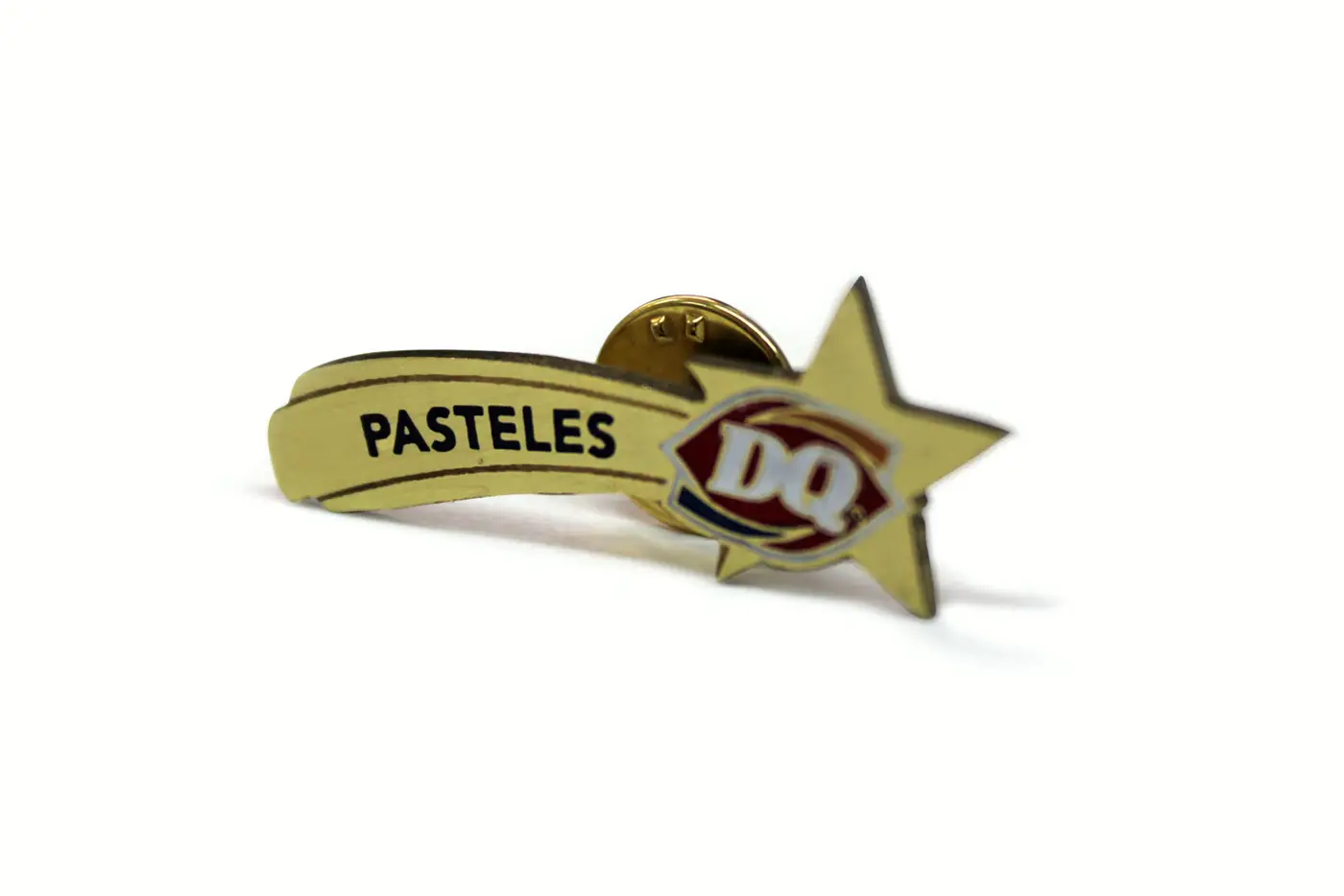 Pines metálicos personalizados para Dairy Queen