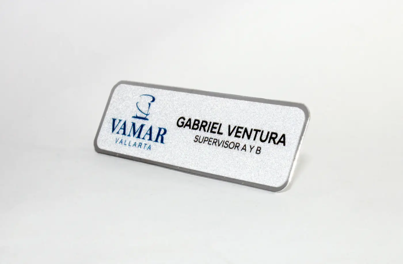 Gafete especiale acabado plata para Vamar