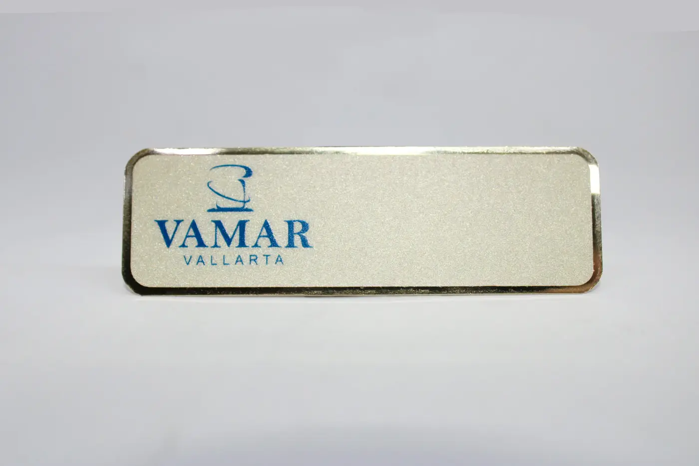 Gafete especiale acabado dorado para Vamar
