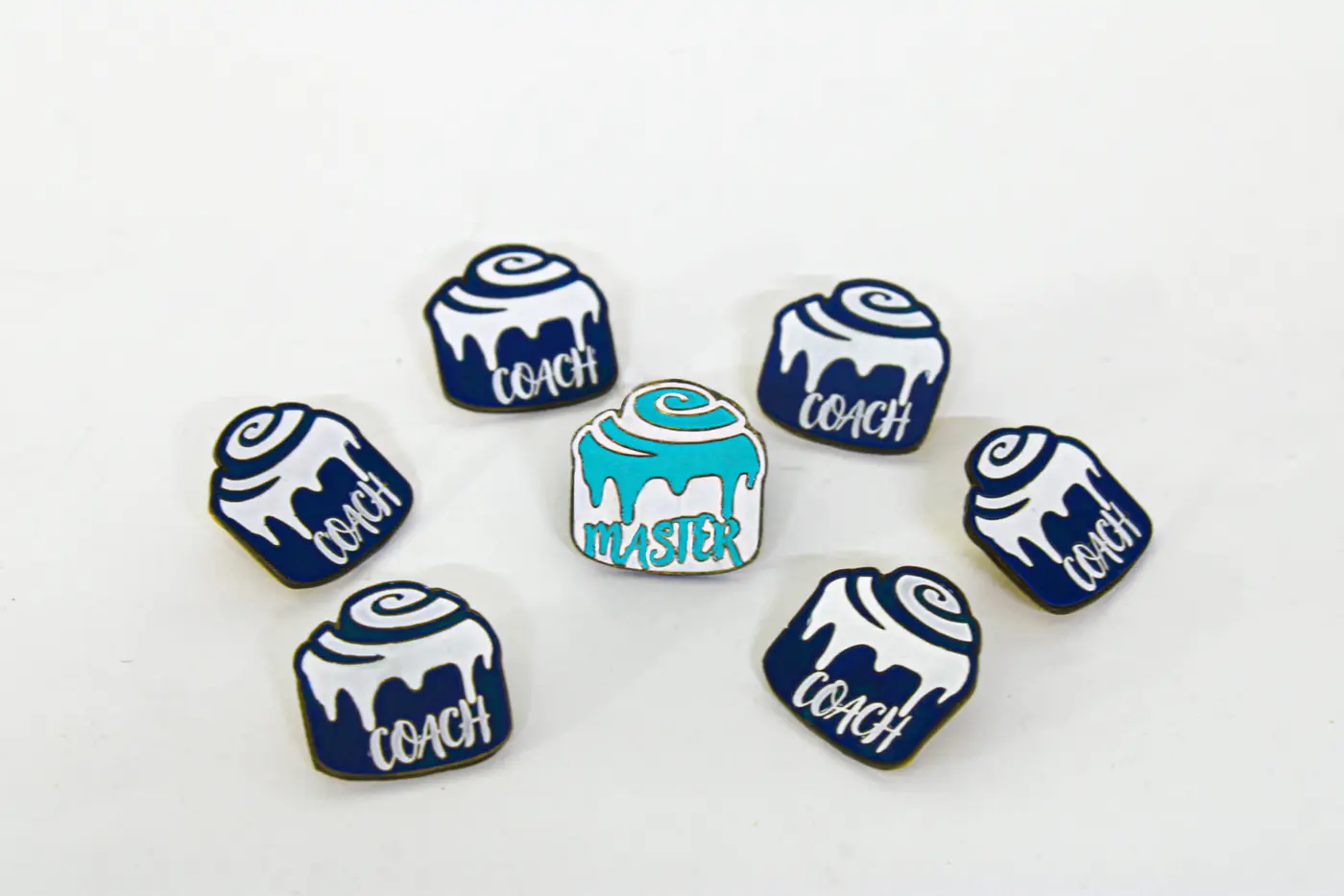 Pines metálicos personalizados para Cinnabon
