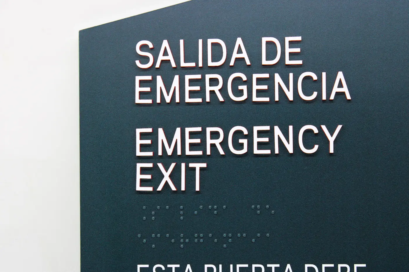 Señalética con Braille para el hotel Aloft