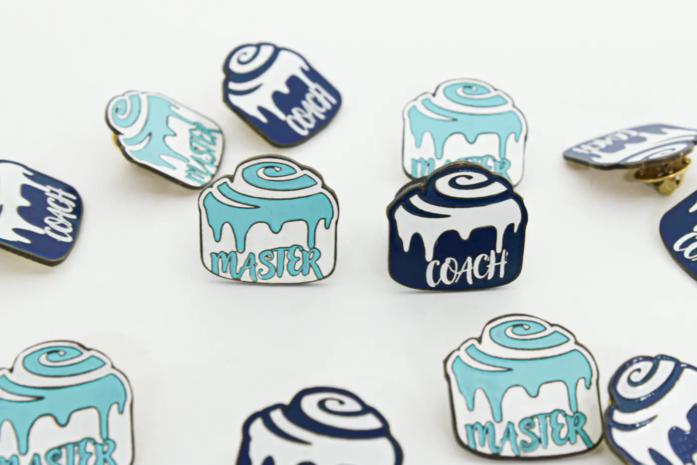 Pines metálicos personalizados para Cinnabon