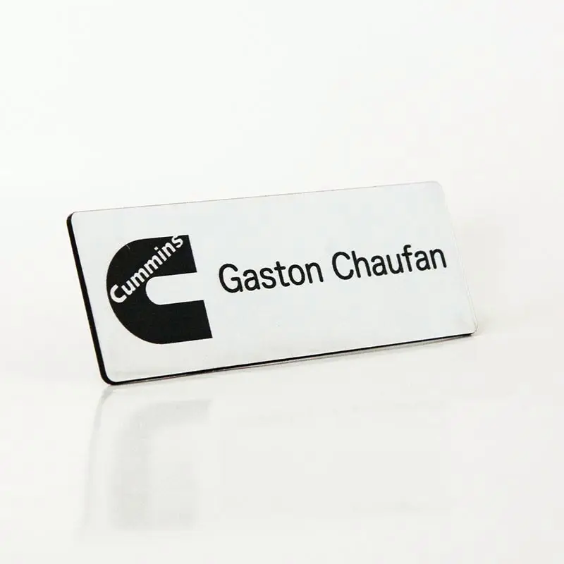 Gafete económico personalizado — muestra 15