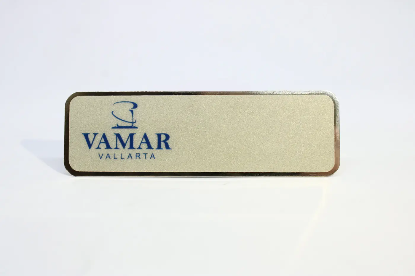 Gafete especiale acabado dorado para Vamar
