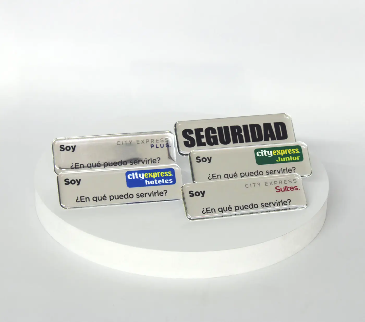 Gafete premium acabado plata para City Express