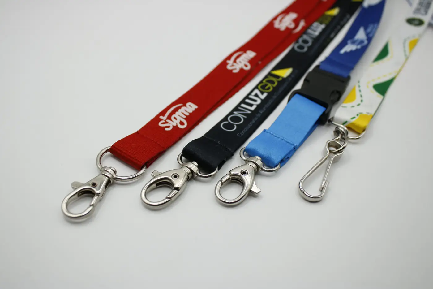 Cordones sublimados en varios colores con broche giratorio metálico