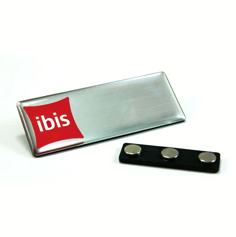 Gafete premium acabado plata para Ibis