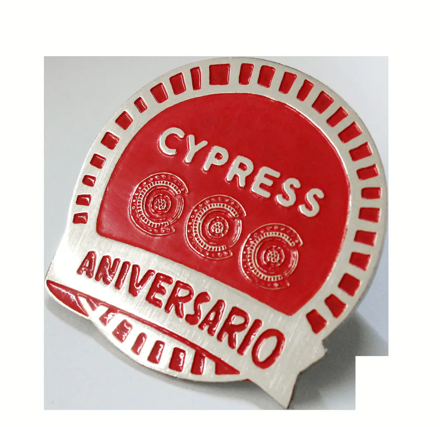 Pines metálicos personalizados para Cypress